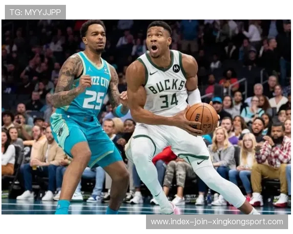 字母哥接连强攻成功,雄鹿再次拉大分差 字母哥接连强攻成功,雄鹿再次拉大分差