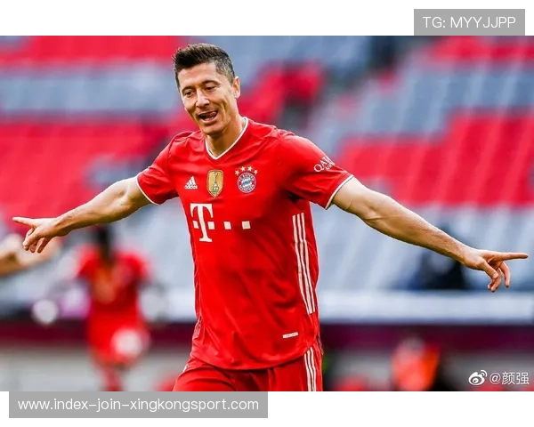 拜仁莱万反越位头球补射完成比赛决定性一击