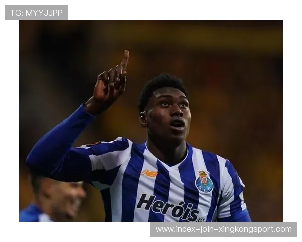 波尔图反击中前锋完成致命推进：速度与智慧的完美结合