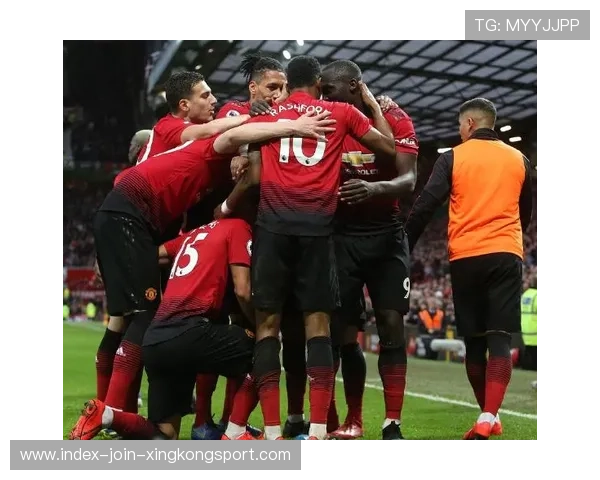 曼城在对方半场持续制造压制,传球链条完整 曼城在对方半场持续制造压制,传球链条完整