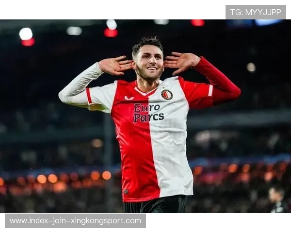 费耶诺德局部逼抢对抗拉满,希门尼斯用力量多次完成背身护球